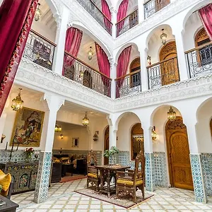 Mouna Hotel typu riad